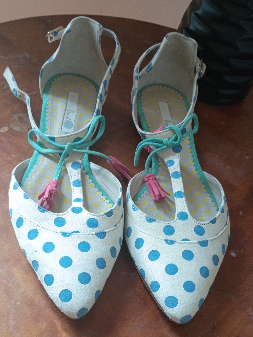 Boden Pointed Toe T-straps Flats